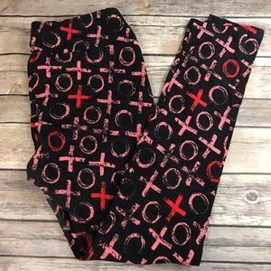 LuLaRoe Valentine’s Leggings Xs and Os. Size OS